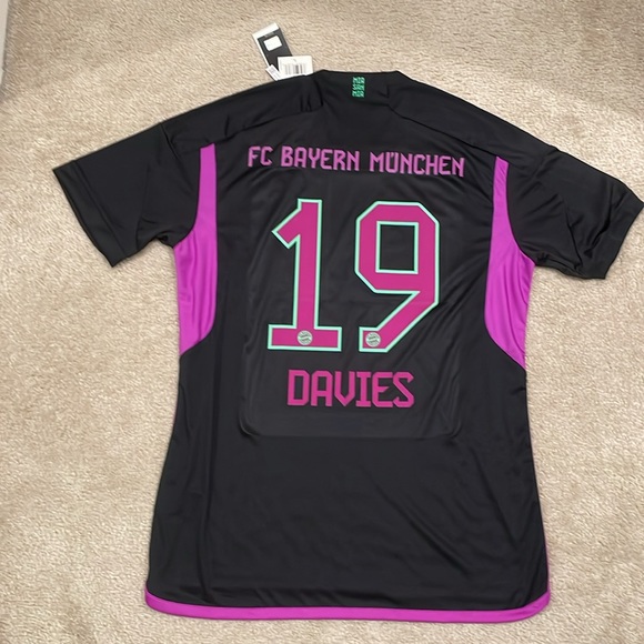 Men's Adidas Davies Bayern Munich Away Jersey 23/24 size L NWT - Picture 6 of 9